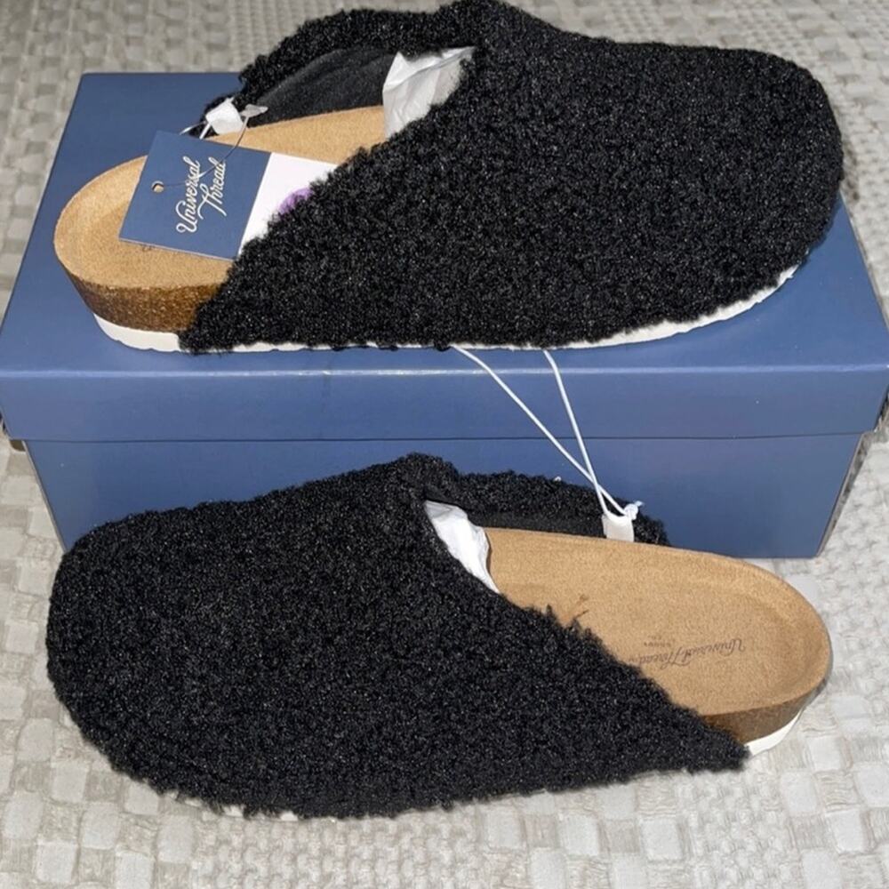 Universal Thread mules size 6.5 fuzzy sherpa Black Bev Fur Flats Slip On NWT